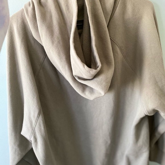 Victoria Secret PINK Hoodies - Picture 5 of 6